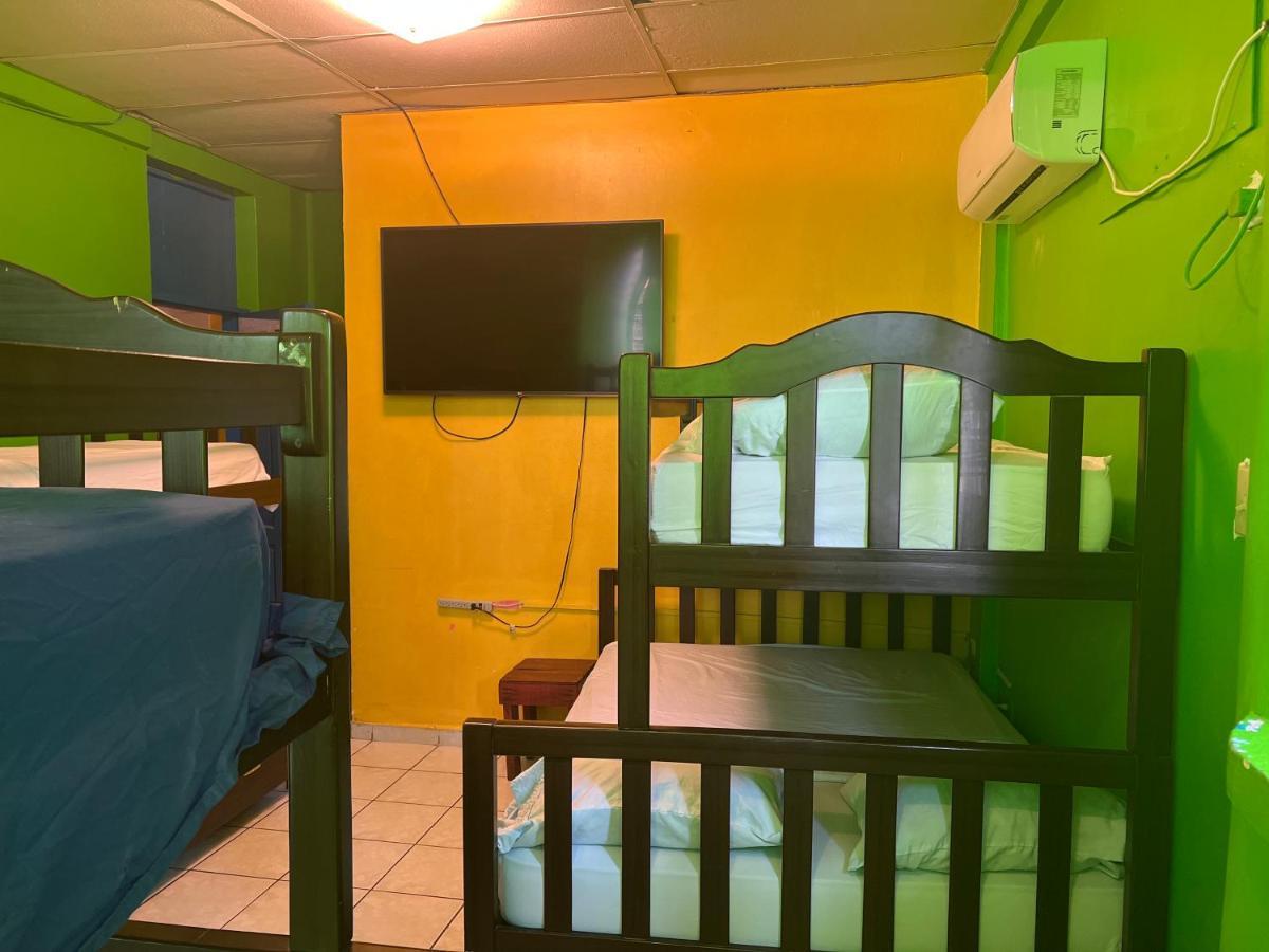 Hotel La Guacamayos La Ceiba Esterno foto
