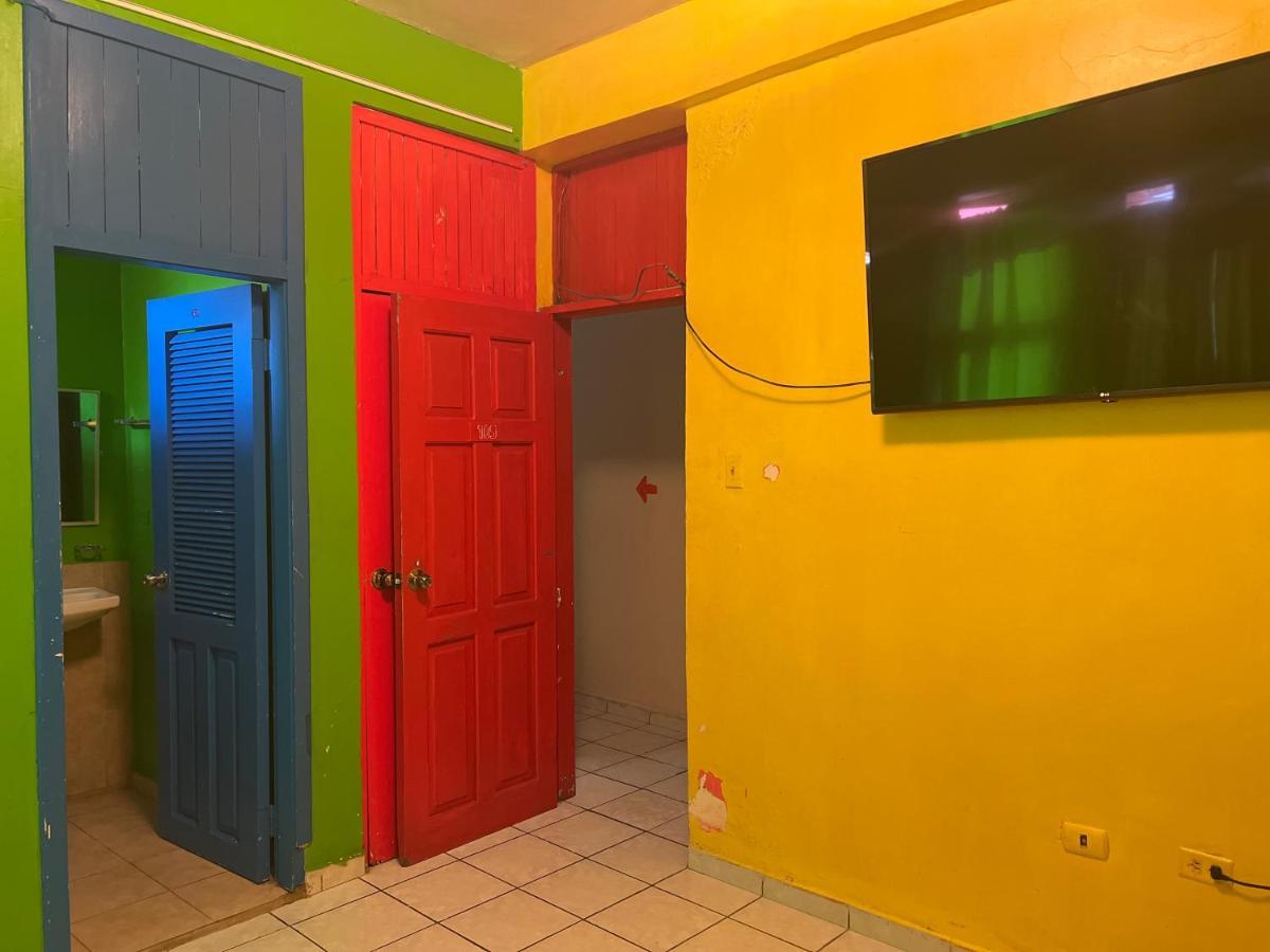 Hotel La Guacamayos La Ceiba Esterno foto